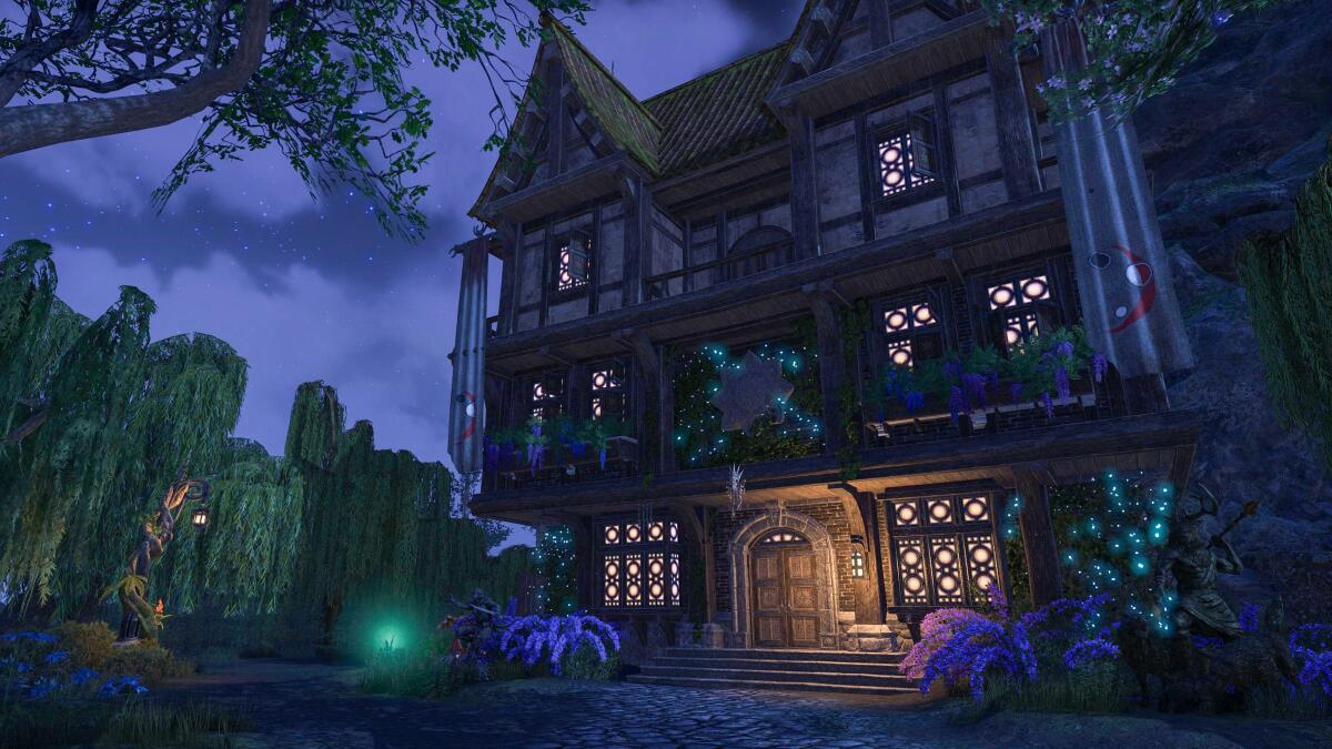 Velaris Town House